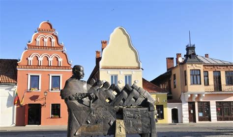 Panoraminė Kėdainių senamiesčio nuotrauka, atspindinti istorinę architektūrą