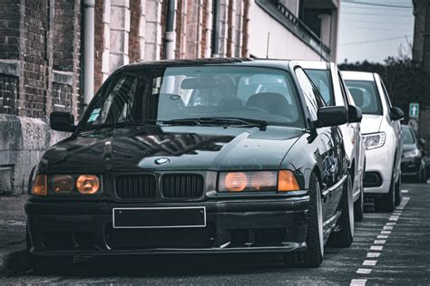 BMW E36 sedanas nuotrauka