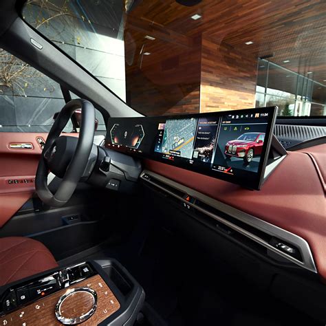 BMW automobilio navigacijos sistema su rodomu žemėlapiu