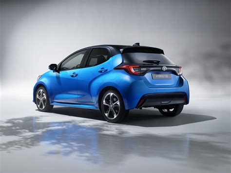 Toyota Yaris eksterjero nuotrauka su techniniais parametrais