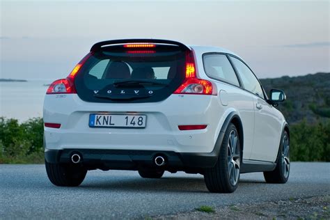 Rinkos kainų dinamika: naudotų Volvo C30 vertė laikui bėgant
