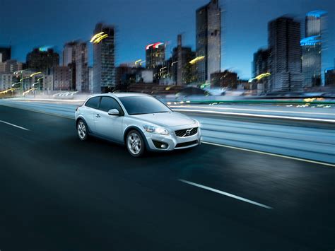 Volvo C30 - unikalus dizainas ir saugumo standartai