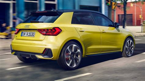 Audi A1 bendras vaizdas su išryškintais matmenimis