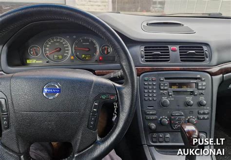 Volvo S80 interjero nuotrauka su odinėmis sėdynėmis