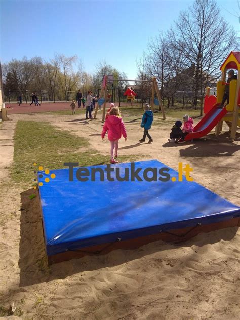 Tentų priekaboms gamybos procesas su aukštos kokybės medžiaga