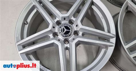 Mercedes-Benz ML su skirtingų tipų lietais ratlankiais