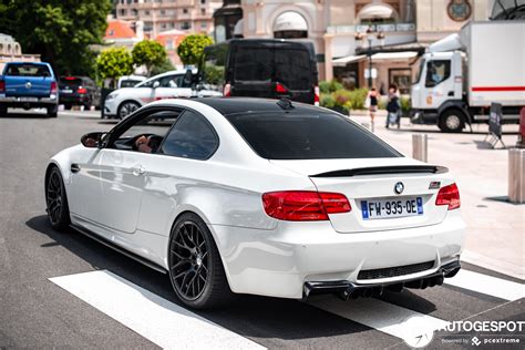 BMW E92 Coupe interjeras su iDrive valdikliu ir navigacijos ekranu