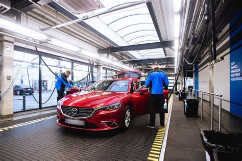 Vaizdas, demonstruojantis švarų ir tvarkingą automobilio saloną