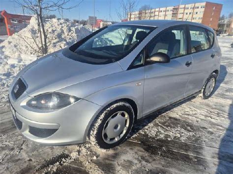 Thematinė nuotrauka: automobilis Seat Altea su padangomis