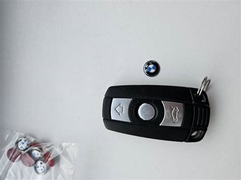 Teminis BMW G serijos automobilio raktelio nuotrauka, pabrėžianti modernumą