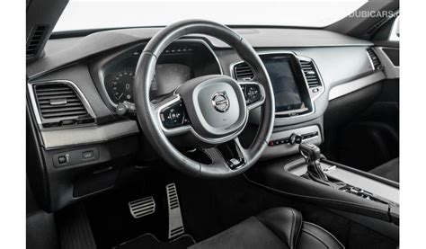 Volvo XC90 R-Design interjero sportinės sėdynės ir perforuotos odos vairas