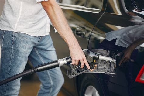 automobilio degalų bako išleidimo kamštis ir talpykla