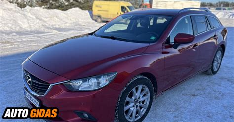 Detalė: Mazda 6 Universalas priekiniai žibintai ir grotelės