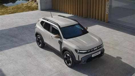Naujojo Dacia Duster išorės dizainas, priekinis vaizdas su nauju logotipu
