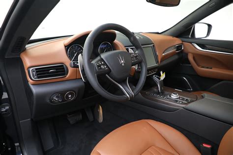 Maserati Levante prabangaus interjero nuotrauka