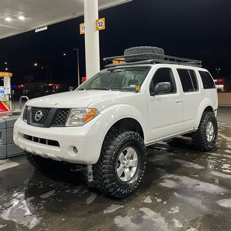 Nissan Pathfinder R51 variklio skyrius
