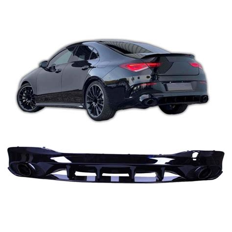 BMW M550d automobilio galinė dalis su išmetimo sistemos detalėmis