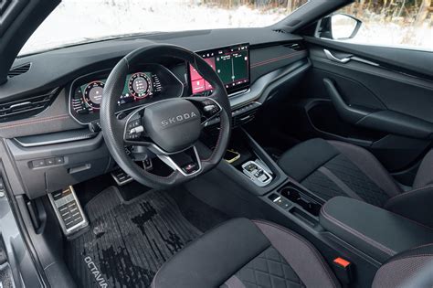 Škoda Octavia interjeras ir sensoriai