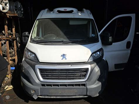 Peugeot Boxer įvairių kėbulo tipų ir matmenų schematinis vaizdas
