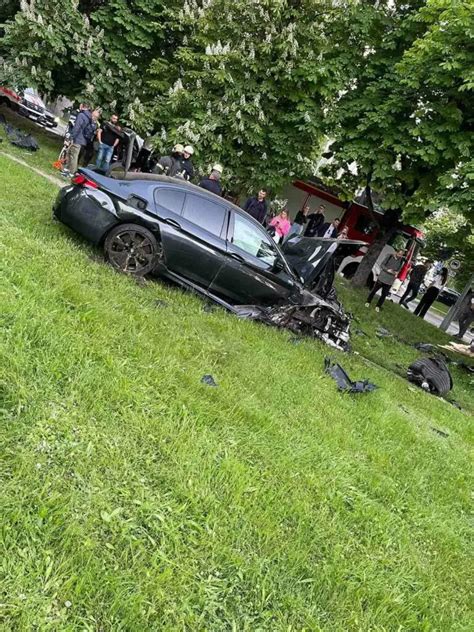 Automobilio avarijos Vilniaus pakraštyje nuotrauka, stipriai sumaitotas BMW