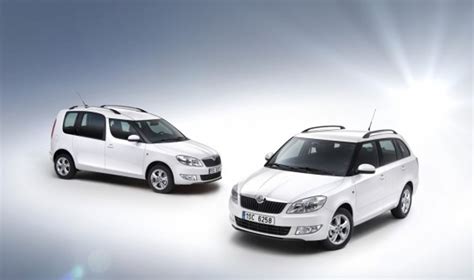 Nuotrauka, lyginanti hečbeko ir universalo „Škoda Fabia“ bagažinių talpą