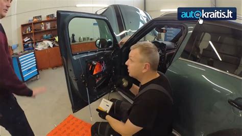 detalus automobilio panelės klijavimo procesas