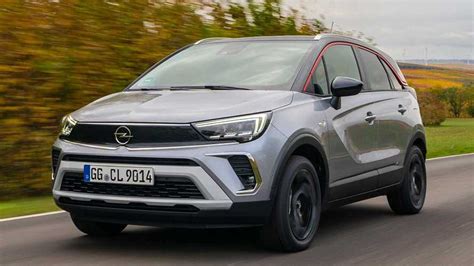 Opel Crossland X variklių gama ir transmisijos