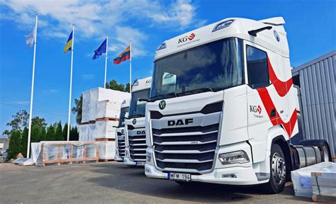 Tematinė nuotrauka: vilkikai ir komercinis transportas