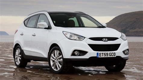 Tematinė nuotrauka: Hyundai ix35, važiuojantis keliu