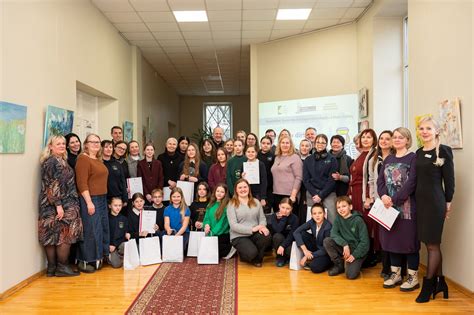 Teminė nuotrauka, vaizduojanti automobilių apdovanojimų ceremoniją