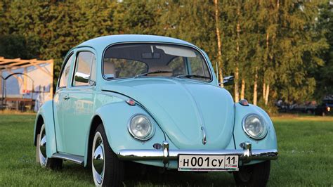 Ferdinandas Porsche pristato Volkswagen Kafer Adolfui Hitleriui
