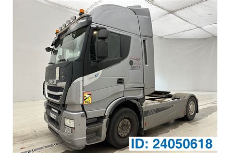 IVECO Stralis XP 480 sunkvežimio nuotrauka kelyje