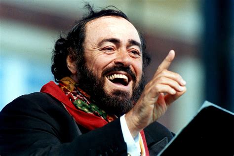Luciano Pavarotti atsisveikinimo turo metu, vėlesnių metų nuotrauka