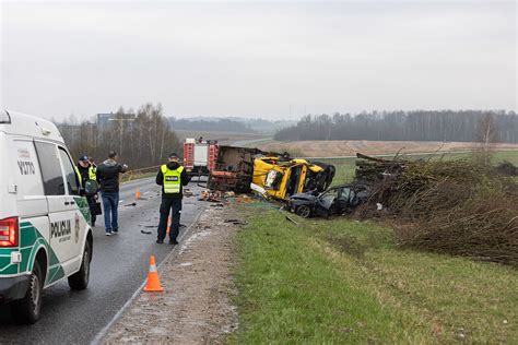 Sklandytuvo nuolaužos po avarijos Stetiškių aerodrome