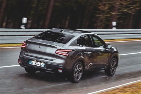 Citroën C4 X ir ë-C4 X eksterjero dizainas ir šiuolaikinė elegancija