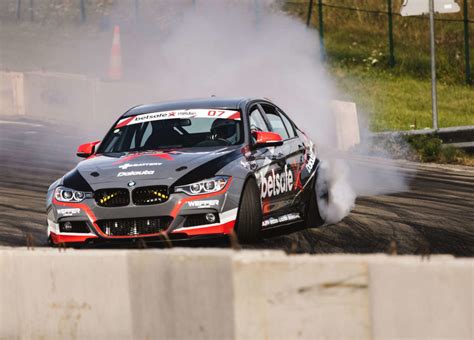 Norberto Daunoravičiaus drifto automobilio BMW E30 nuotrauka trasoje
