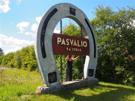 Pasvalio rajono kelio ženklas, draudžiantis sunkiasvorių transporto eismą pavasario polaidžio metu