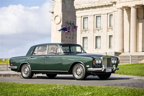 Rolls-Royce Silver Shadow ir Ford Mustang klasika