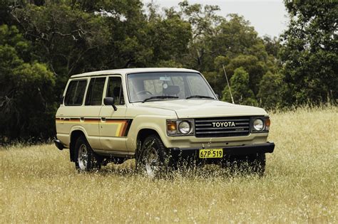 Toyota Land Cruiser 60 serijos interjeras