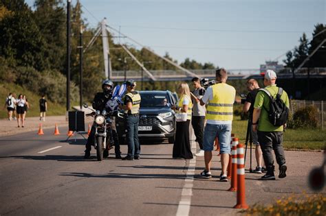 Teminis neblaivių vairuotojų problemos iliustracinis paveikslėlis