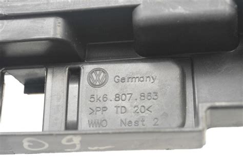 Volkswagen Golf 6 galinio bamperio schema su tvirtinimo taškais ir jutiklių vietomis