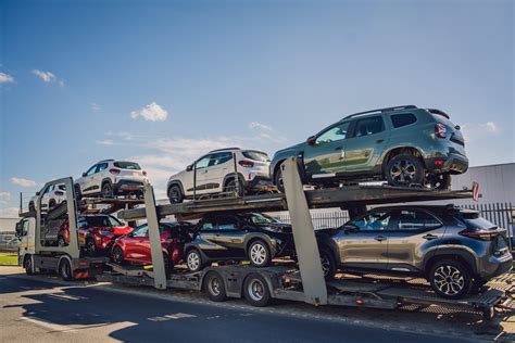 Infografika: žingsnis po žingsnio automobilių pervežimo procesas