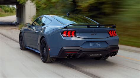 Ford Mustang, F-Series pikapo ir Thunderbird nuotraukos