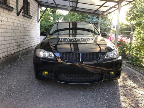 Teminė nuotrauka su automobilio priešrūkiniais žibintais