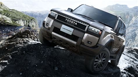 Naujojo Toyota Land Cruiser (Prado) išorės dizainas, demonstruojantis tvirtą siluetą ir 20 colių ratus