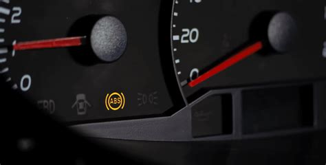 automobilio panelės įspėjamoji lemputė apie perkaitimą