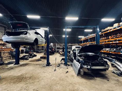 Automobilių mechaniko darbo vieta Anglijoje