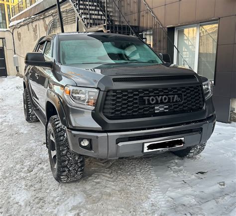 Toyota Tundra III interjero nuotrauka su prietaisų skydeliu