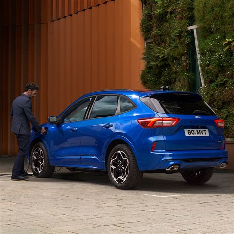 vizualizacija, kaip keitėsi Ford Kuga variklių galimybės ir tipai bėgant kartoms