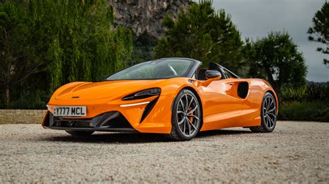 McLaren Artura hibridinio sportinio automobilio nuotrauka